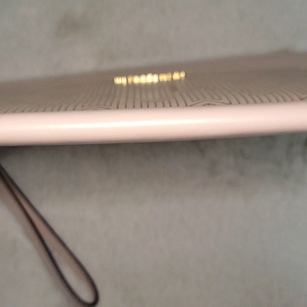 Michael Kors LG Clutch - Picture 11 of 11